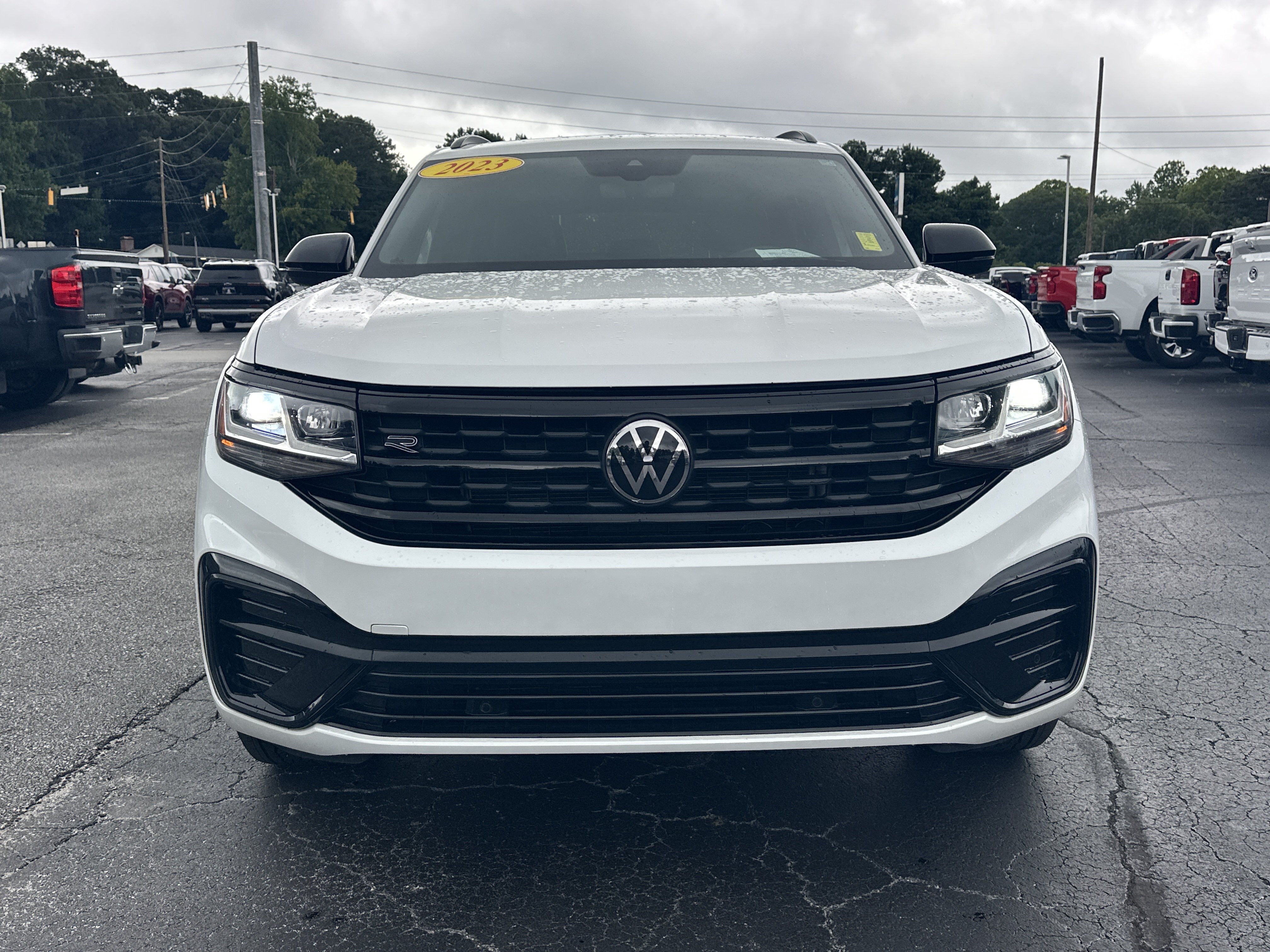Used 2023 Volkswagen Atlas Cross Sport SEL R-Line AWD/4WD image 3