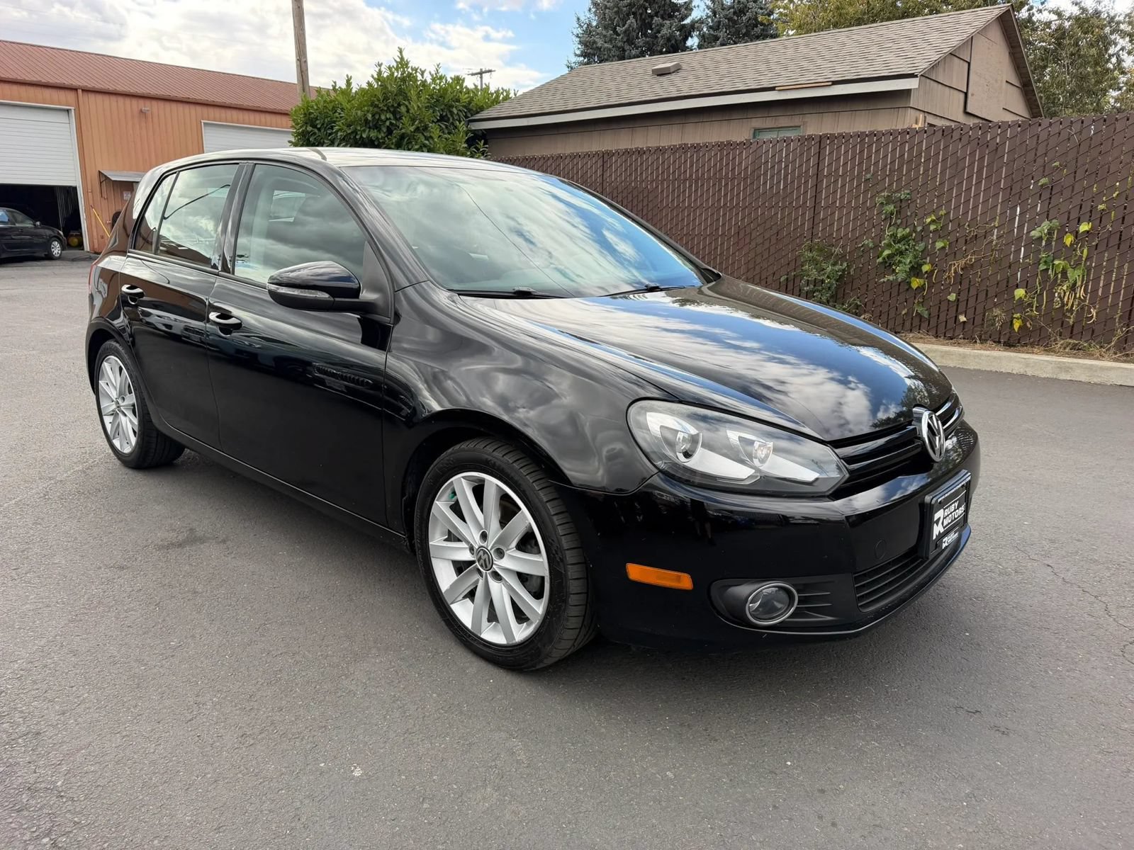 Used 2011 Volkswagen Golf TDI FWD image 3
