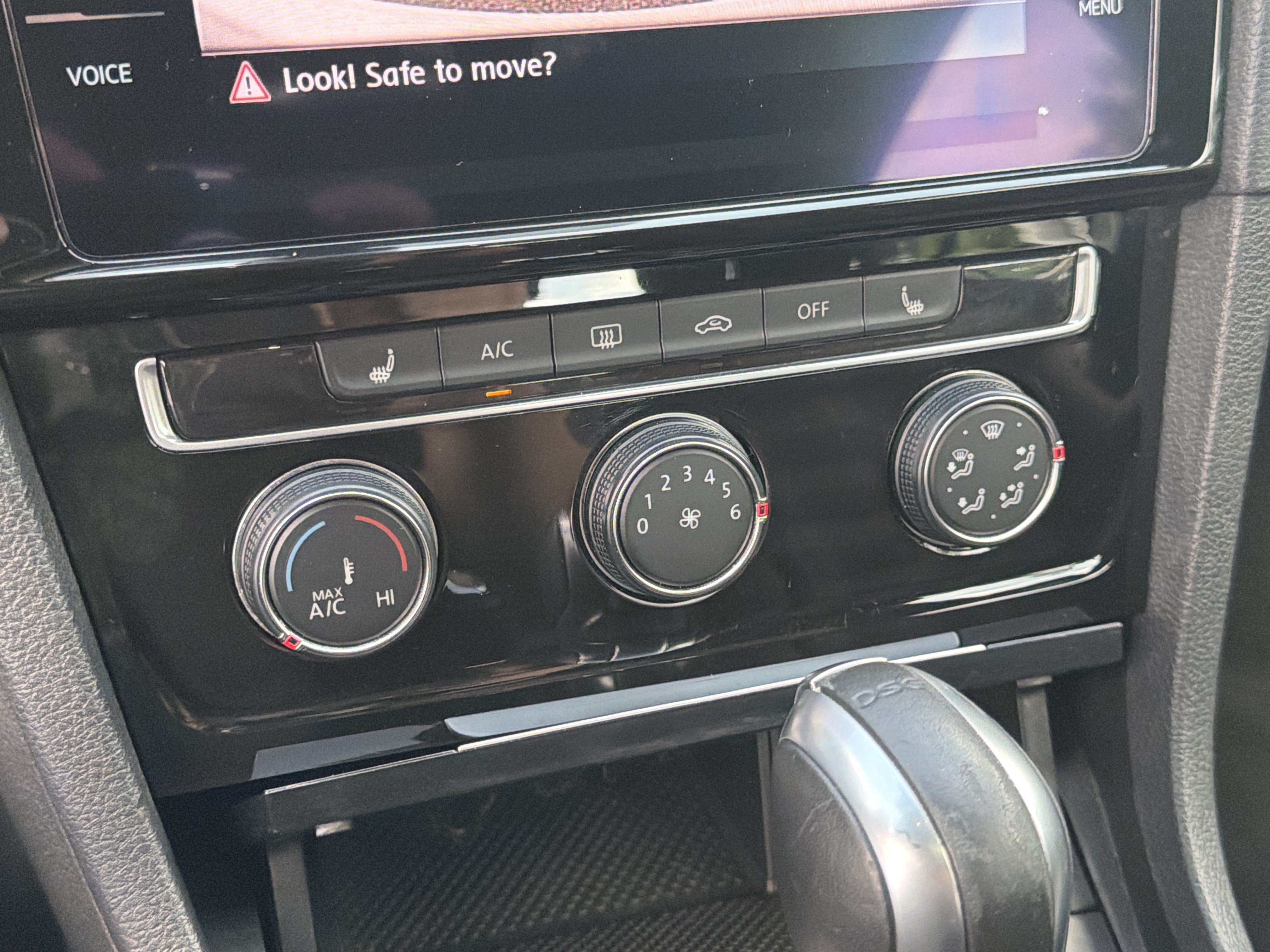 Used 2018 Volkswagen GTI SE FWD image 35