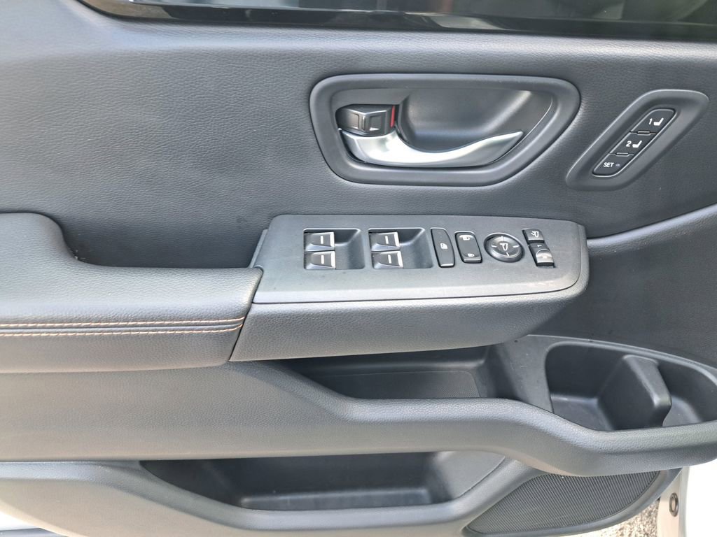 Used 2023 Honda Pilot TrailSport image 15