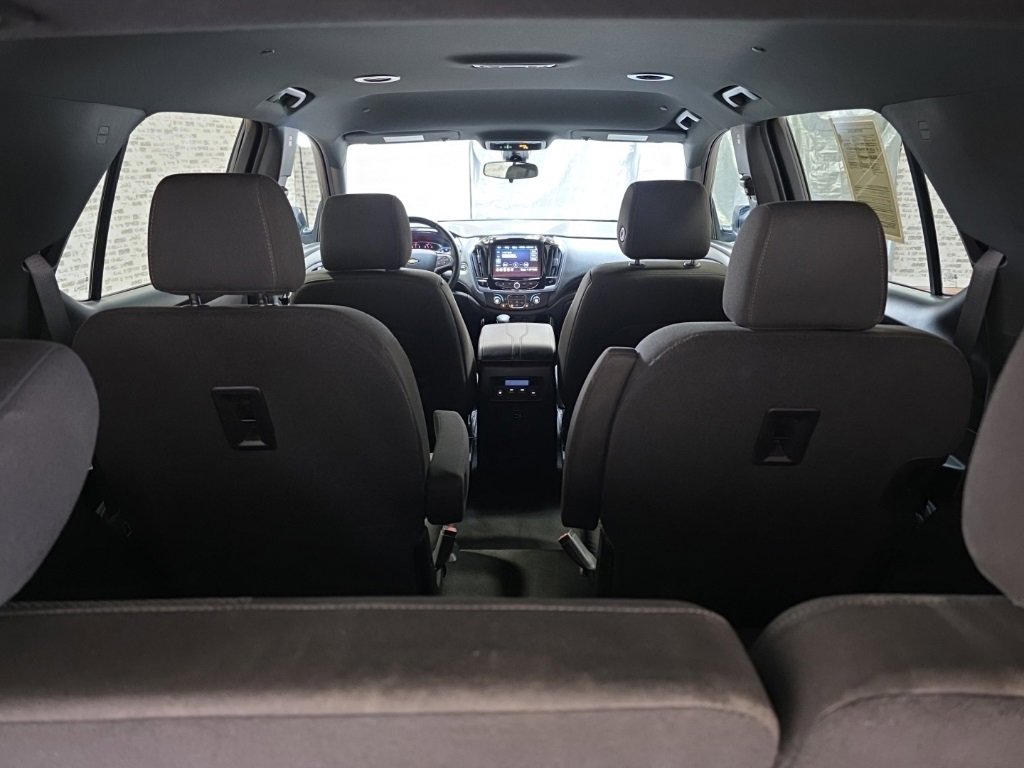 Used 2023 Chevrolet Traverse LT image 12