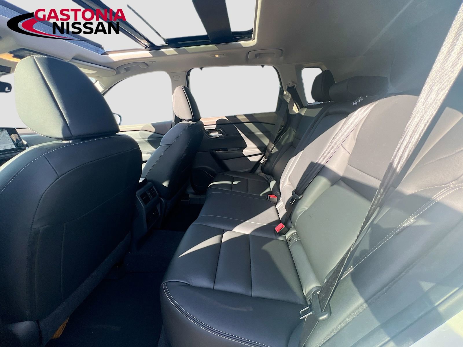 Used 2023 Nissan Rogue SL w/ SL Premium Package image 33