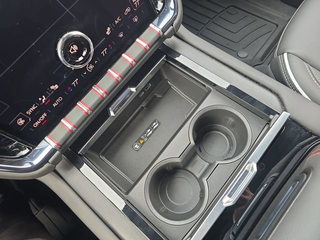 Used 2025 GMC Yukon XL AT4 Ultimate image 26