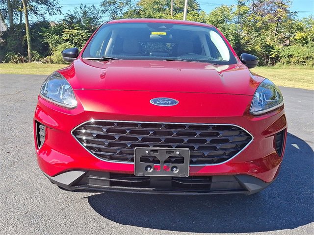 Used 2022 Ford Escape SE w/ SE Sport Appearance Package image 5