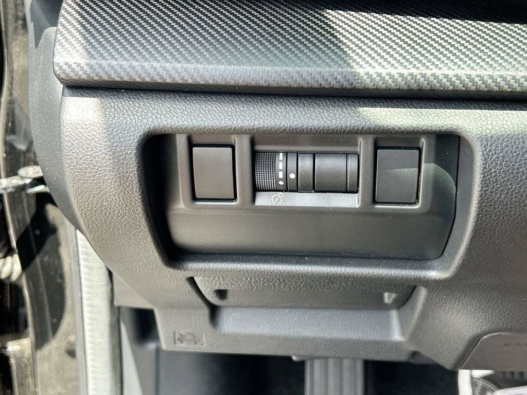 Used 2024 Subaru Crosstrek 2.5i Limited w/ Crosstrek Mirror Package image 30