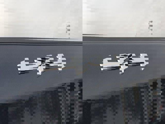 New 2025 GMC Sierra 1500 Elevation image 6