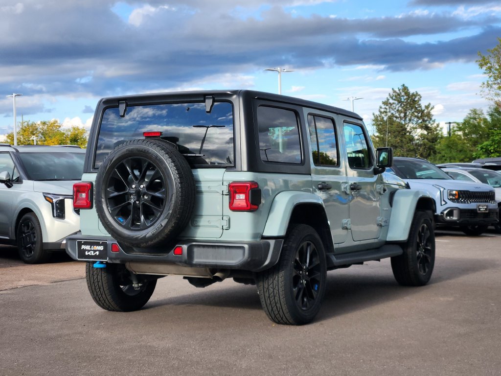Used 2023 Jeep Wrangler Unlimited Sahara w/ Cold Weather Group AWD/4WD image 5