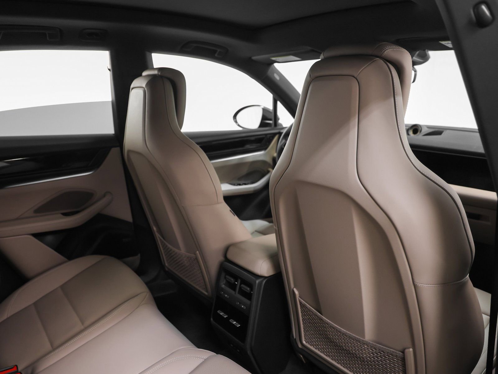 New 2026 Porsche Macan 4 Electric image 28