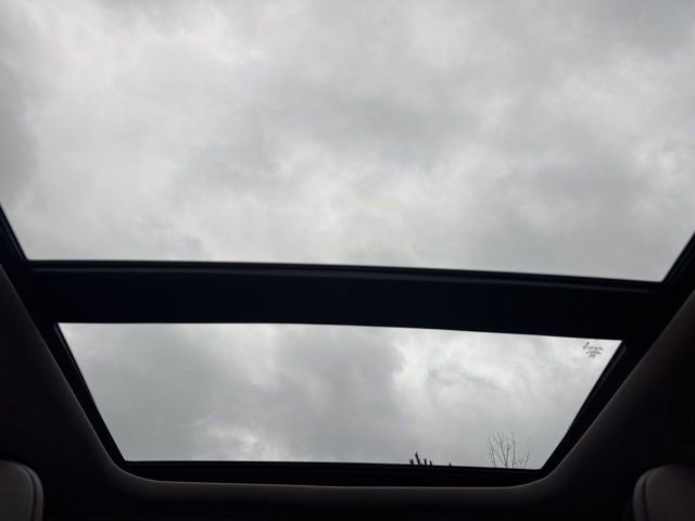 Used 2025 Honda Pilot Elite image 16