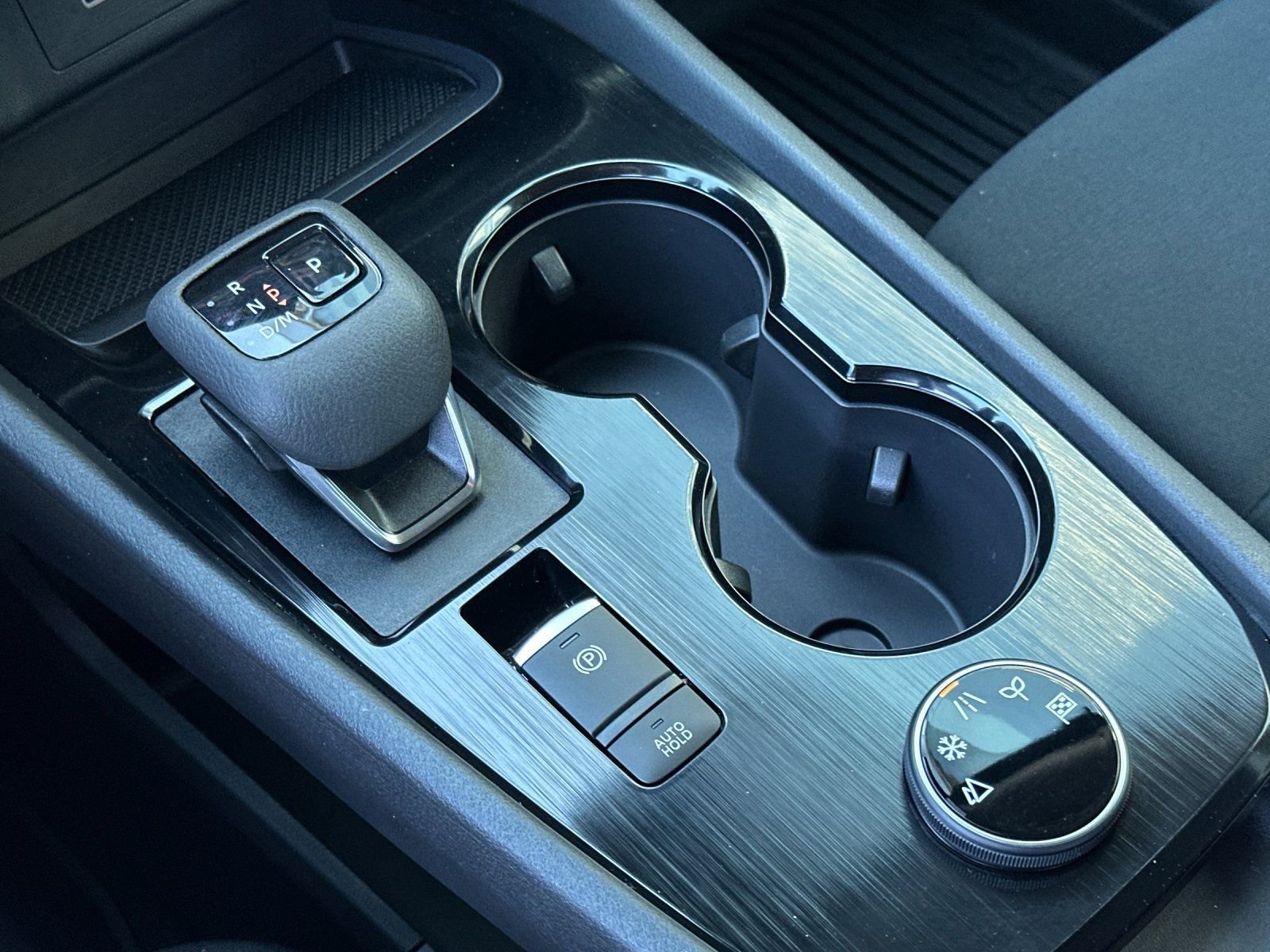 Used 2025 Nissan Rogue S image 19