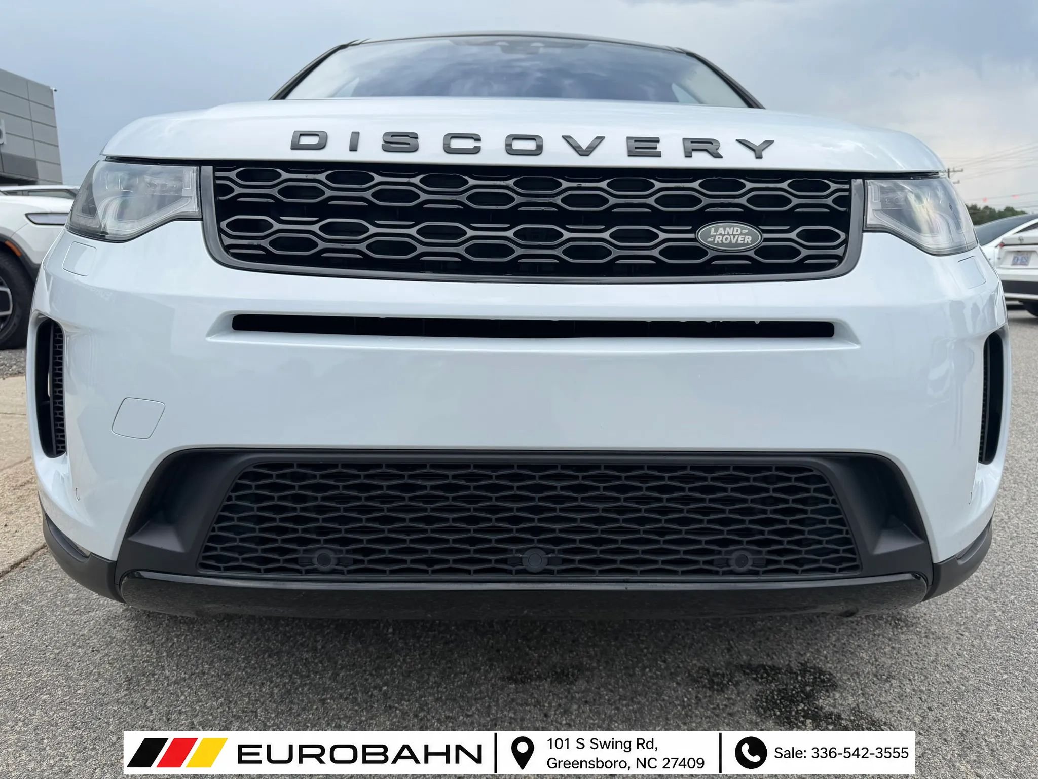 Used 2020 Land Rover Discovery Sport SE AWD/4WD image 28