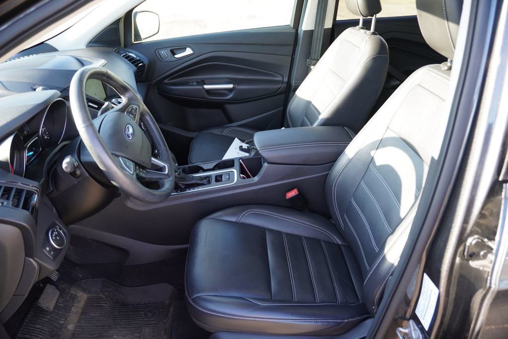 Used 2019 Ford Escape Titanium AWD/4WD image 4