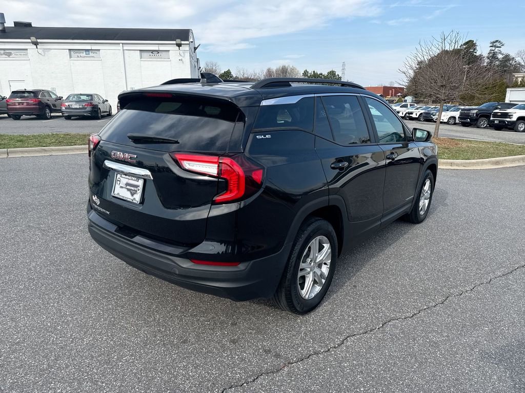 Used 2022 GMC Terrain SLE w/ Driver Convenience Package FWD image 6