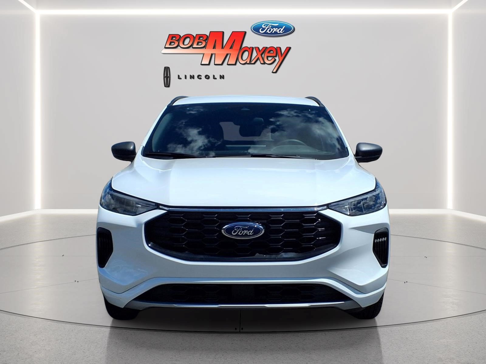 Used 2023 Ford Escape ST-Line w/ Tech Pack #1 FWD image 2