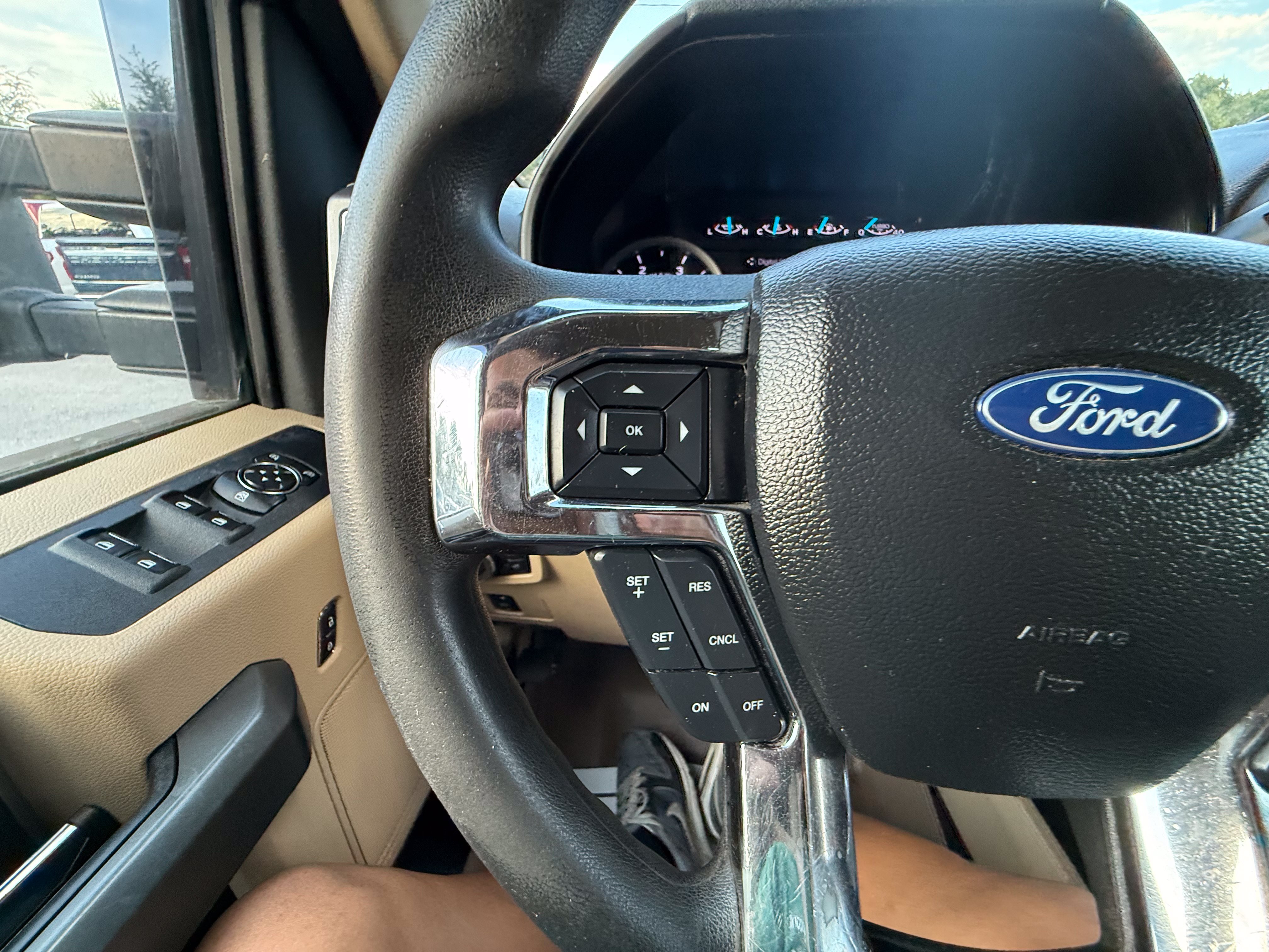 Used 2017 Ford F250 XLT w/ XLT Value Package AWD/4WD image 23