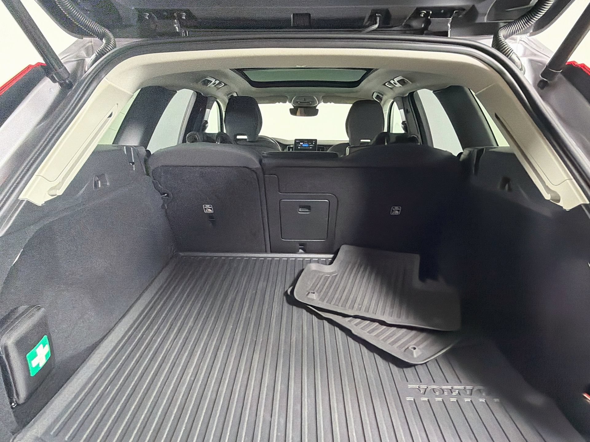 Certified 2026 Volvo XC60 B5 Plus AWD/4WD image 26