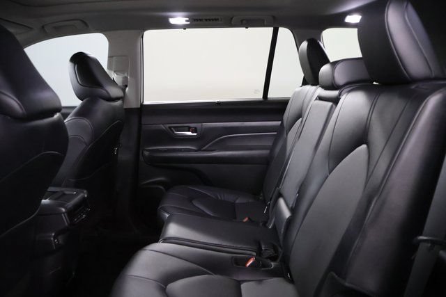 Certified 2025 Toyota Grand Highlander AWD Hybrid image 32