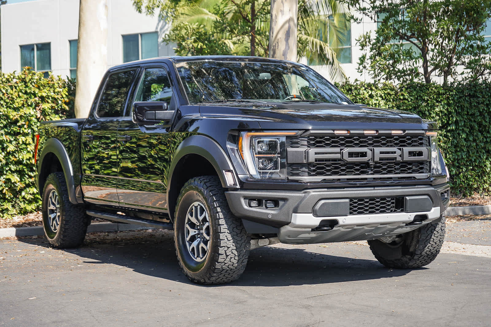 Used 2023 Ford F150 Raptor AWD/4WD image 3
