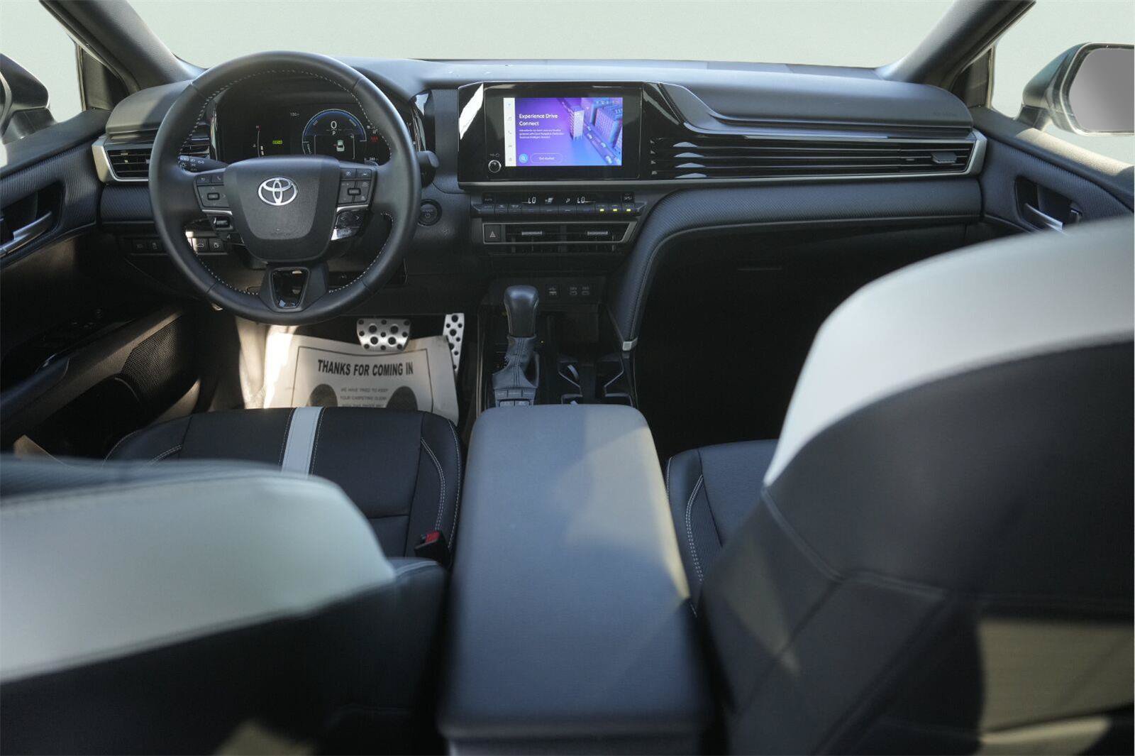 Used 2025 Toyota Camry SE w/ Convenience Package FWD image 20