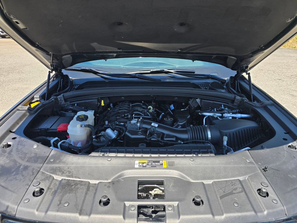 Used 2025 Jeep Grand Cherokee Limited AWD/4WD image 21