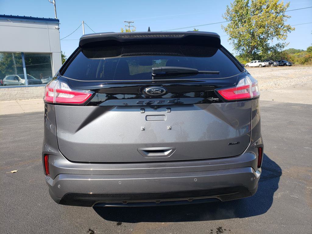 Used 2022 Ford Edge SE w/ Black Appearance Package image 6