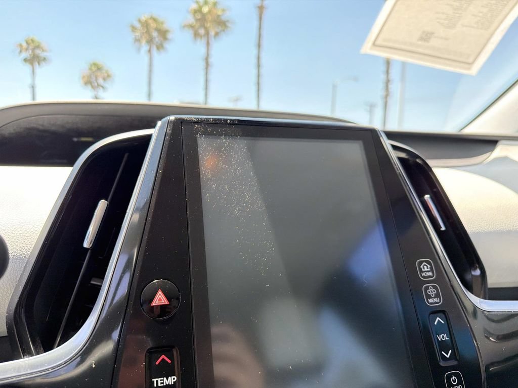 Used 2017 Toyota Prius Prime Advanced FWD image 27