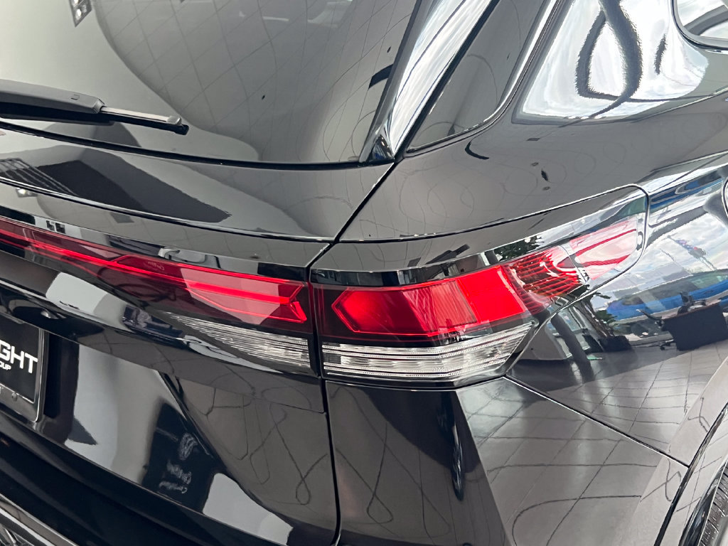 New 2026 Volkswagen Tiguan SE R-Line FWD image 8