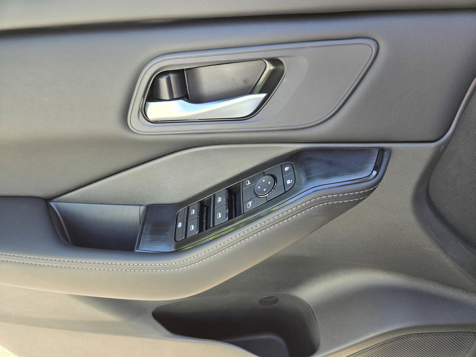 New 2026 Nissan Rogue SV w/ Cold Weather Package FWD image 14