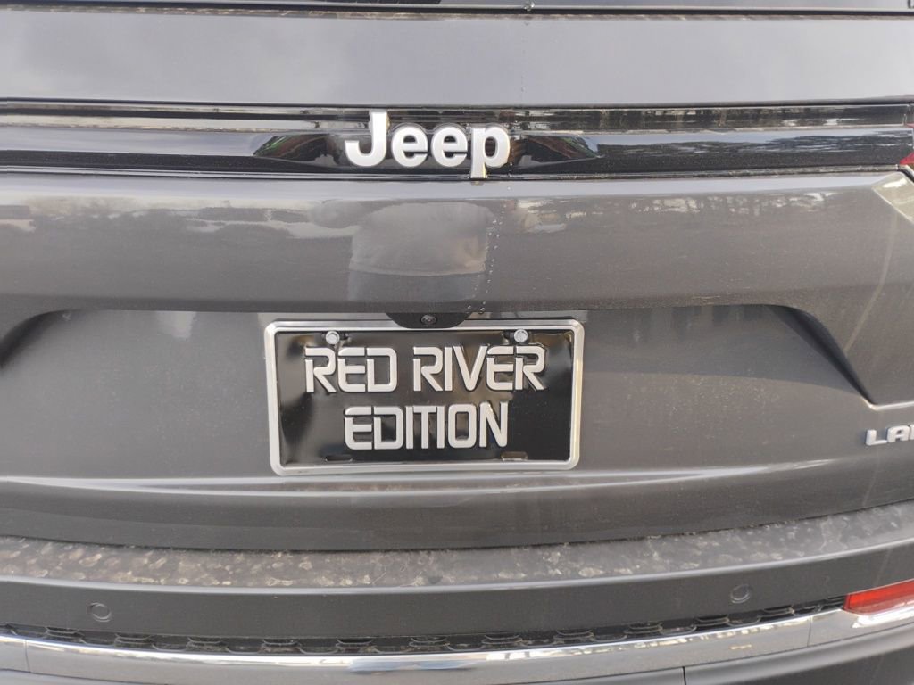 New 2025 Jeep Grand Cherokee Laredo image 12