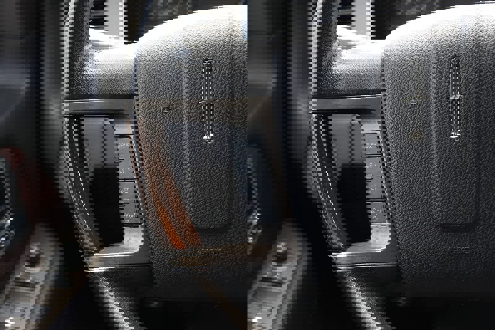 Used 2014 Lincoln Navigator 4WD image 9