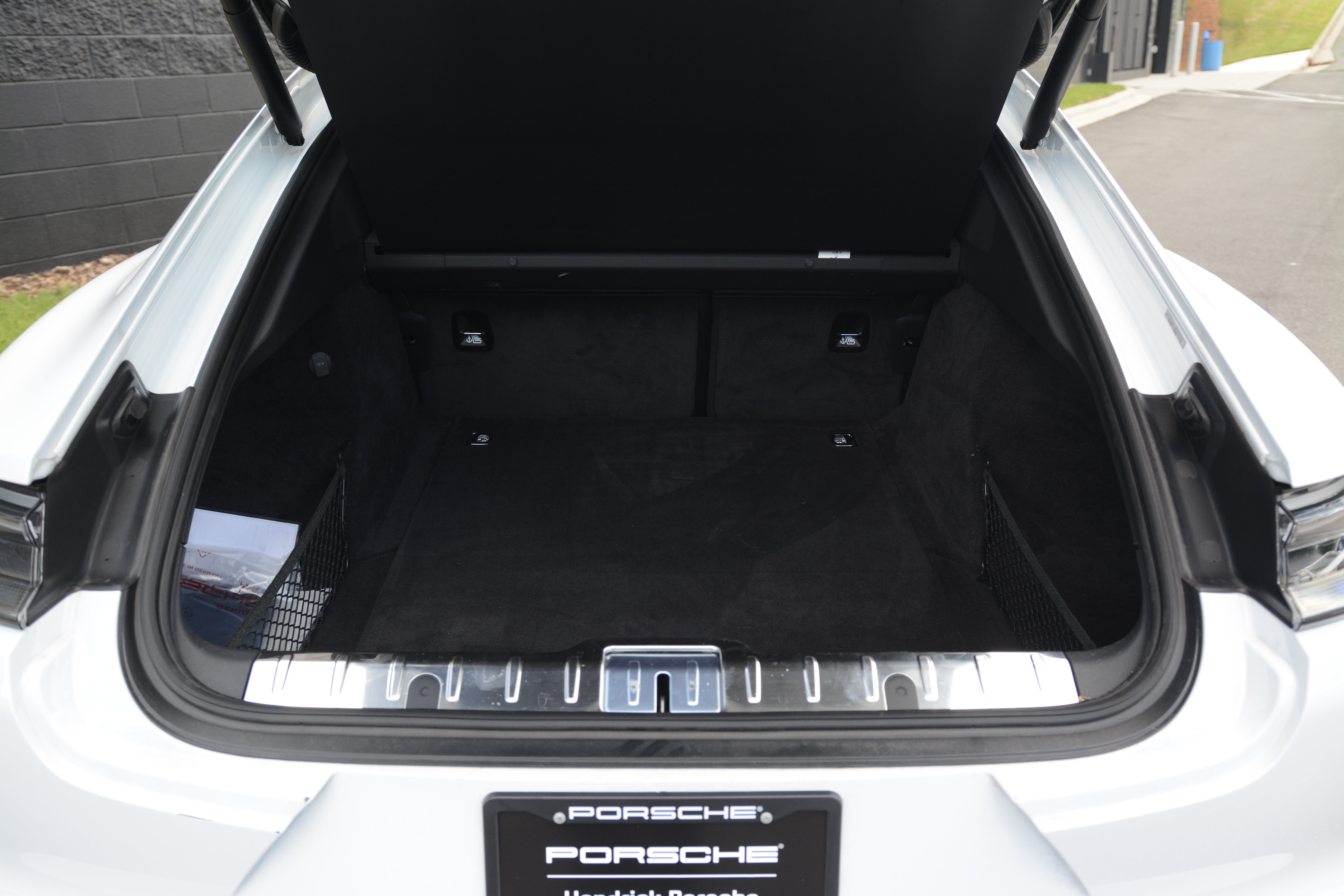 Certified 2023 Porsche Panamera Platinum Edition RWD image 37