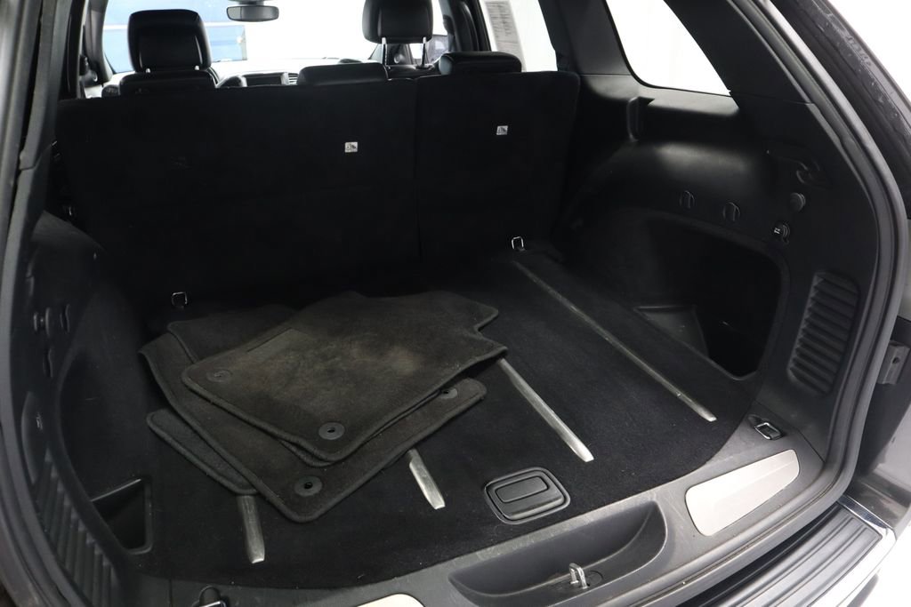 Used 2017 Jeep Grand Cherokee Limited image 18