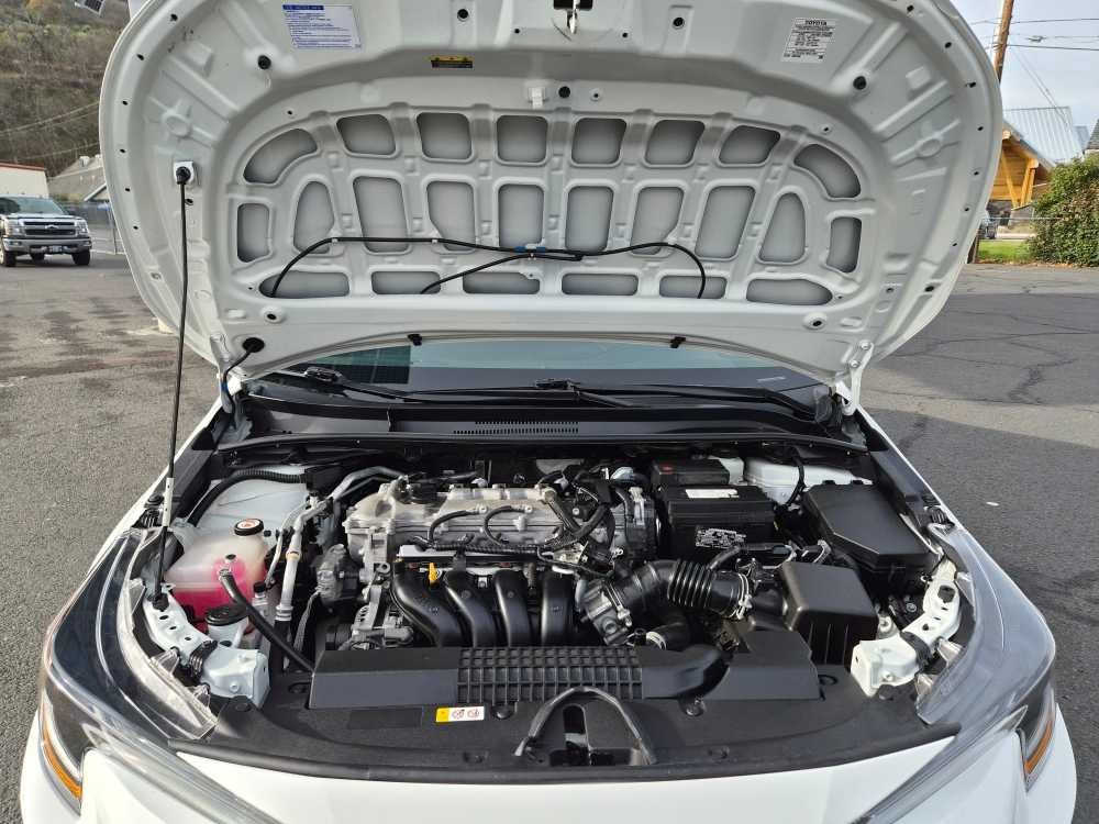Used 2021 Toyota Corolla LE w/ Carpet Mat Package (TMS) image 16