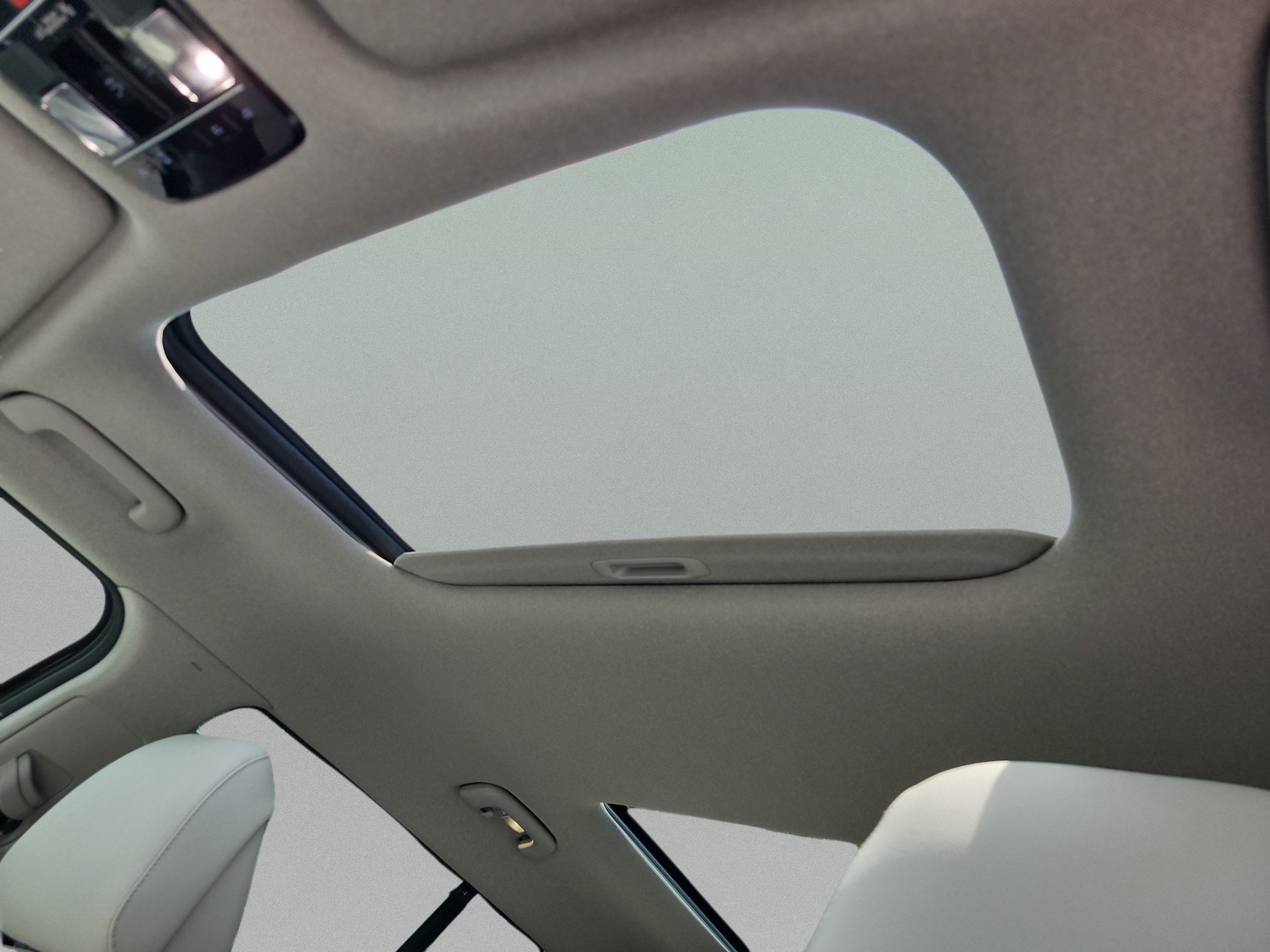 Certified 2025 Hyundai Santa Fe Limited FWD image 28
