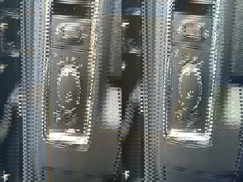 Used 2018 RAM 1500 Laramie w/ Convenience Group image 33