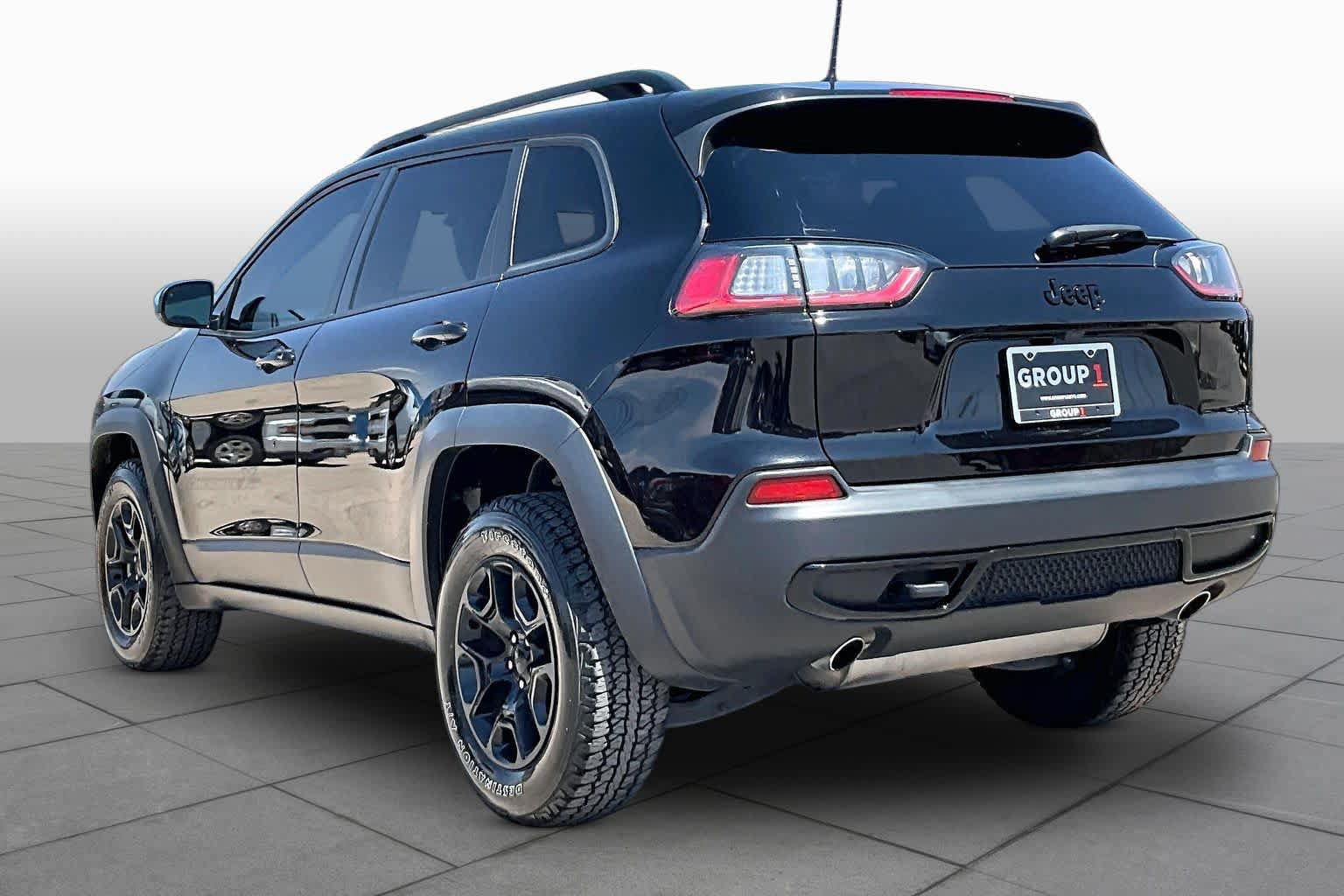 Used 2022 Jeep Cherokee Latitude AWD/4WD image 9