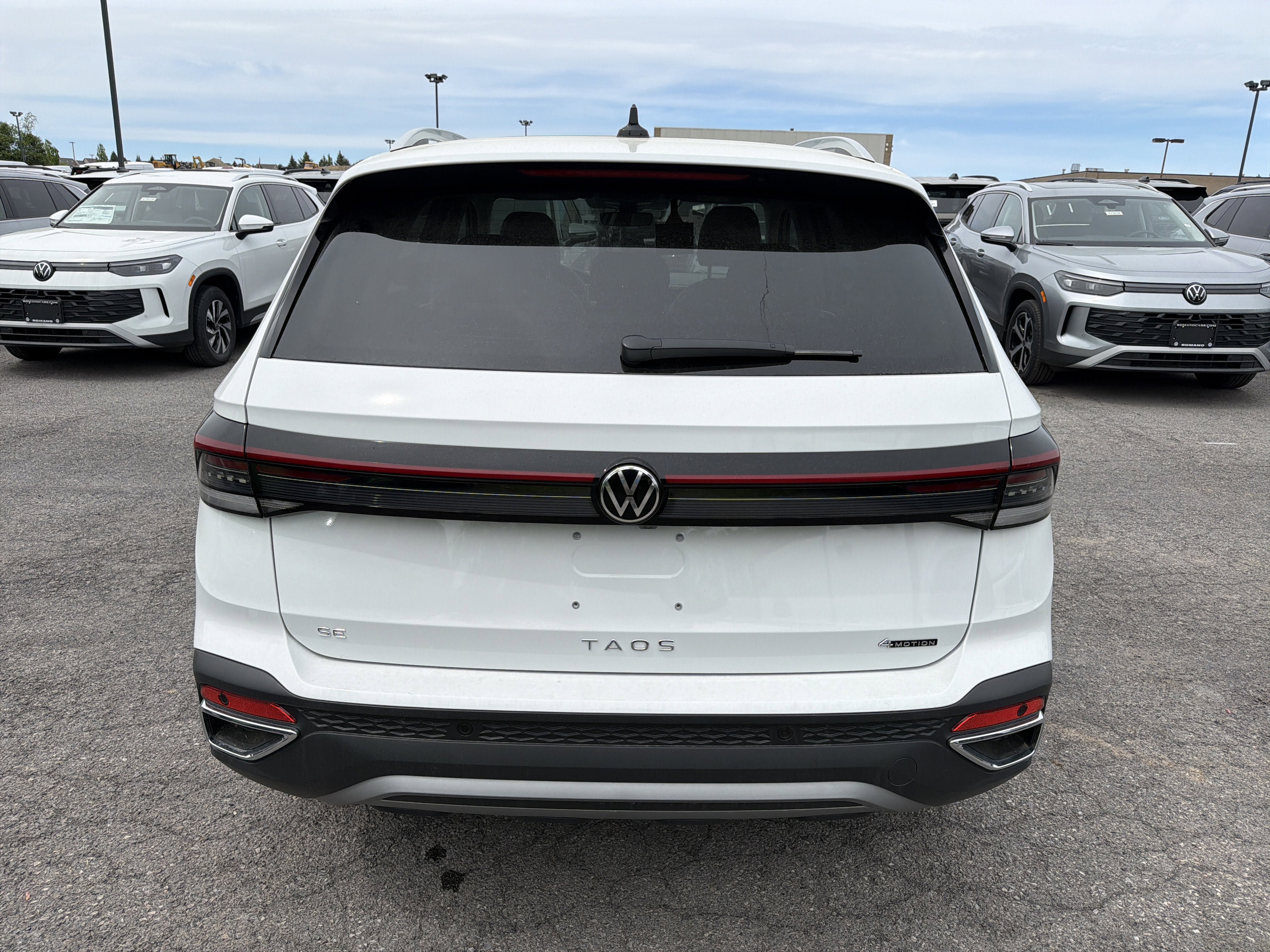 New 2026 Volkswagen Taos SE AWD/4WD image 6