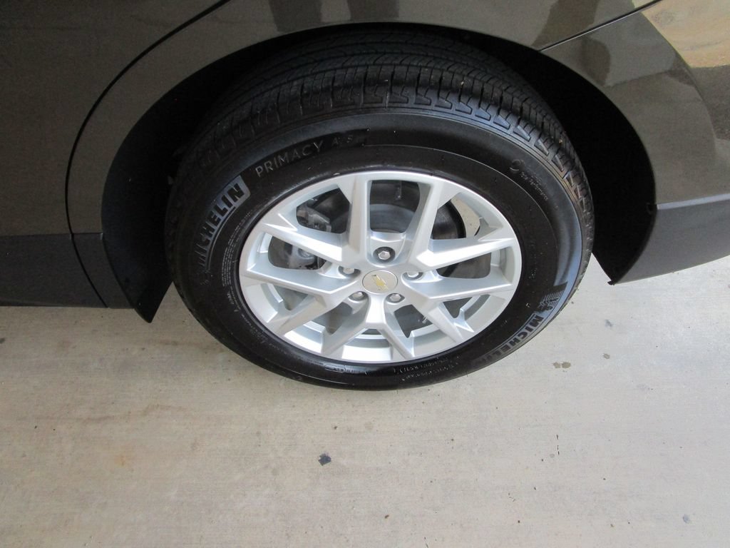 Used 2023 Chevrolet Equinox LT FWD image 12