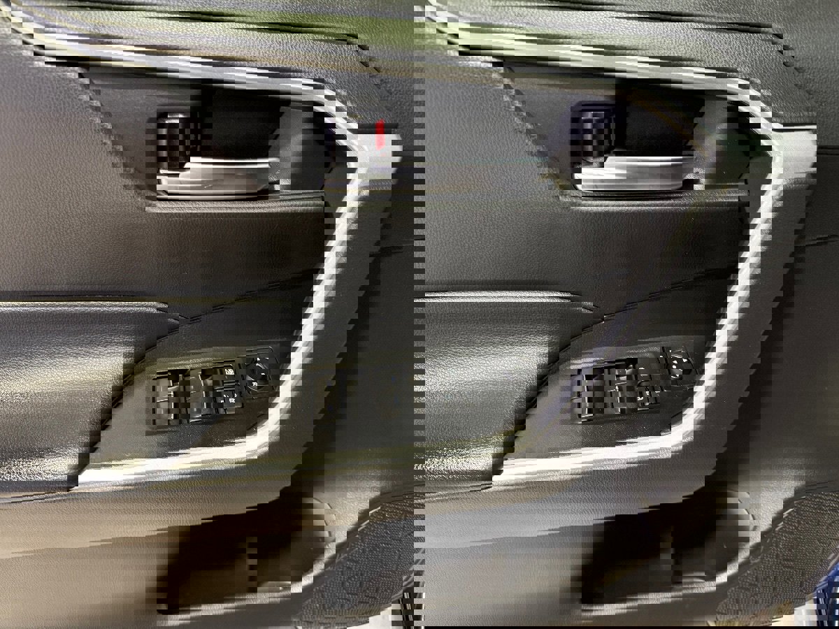 Used 2022 Toyota RAV4 XLE image 36