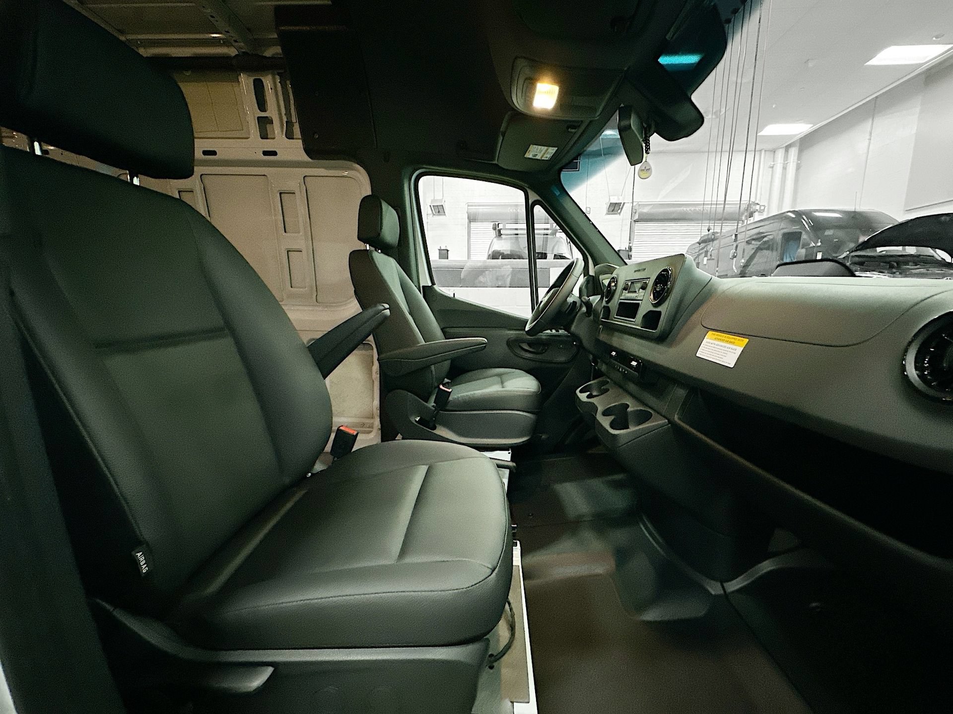 New 2025 Mercedes-Benz Sprinter 2500 image 27
