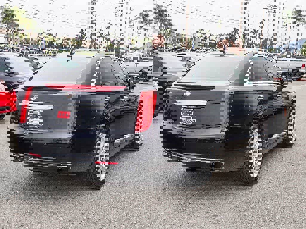 Used 2017 Cadillac XTS Luxury image 4