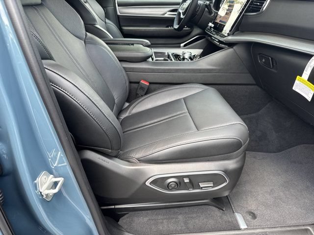 New 2026 Jeep Grand Wagoneer L Limited AWD/4WD image 13