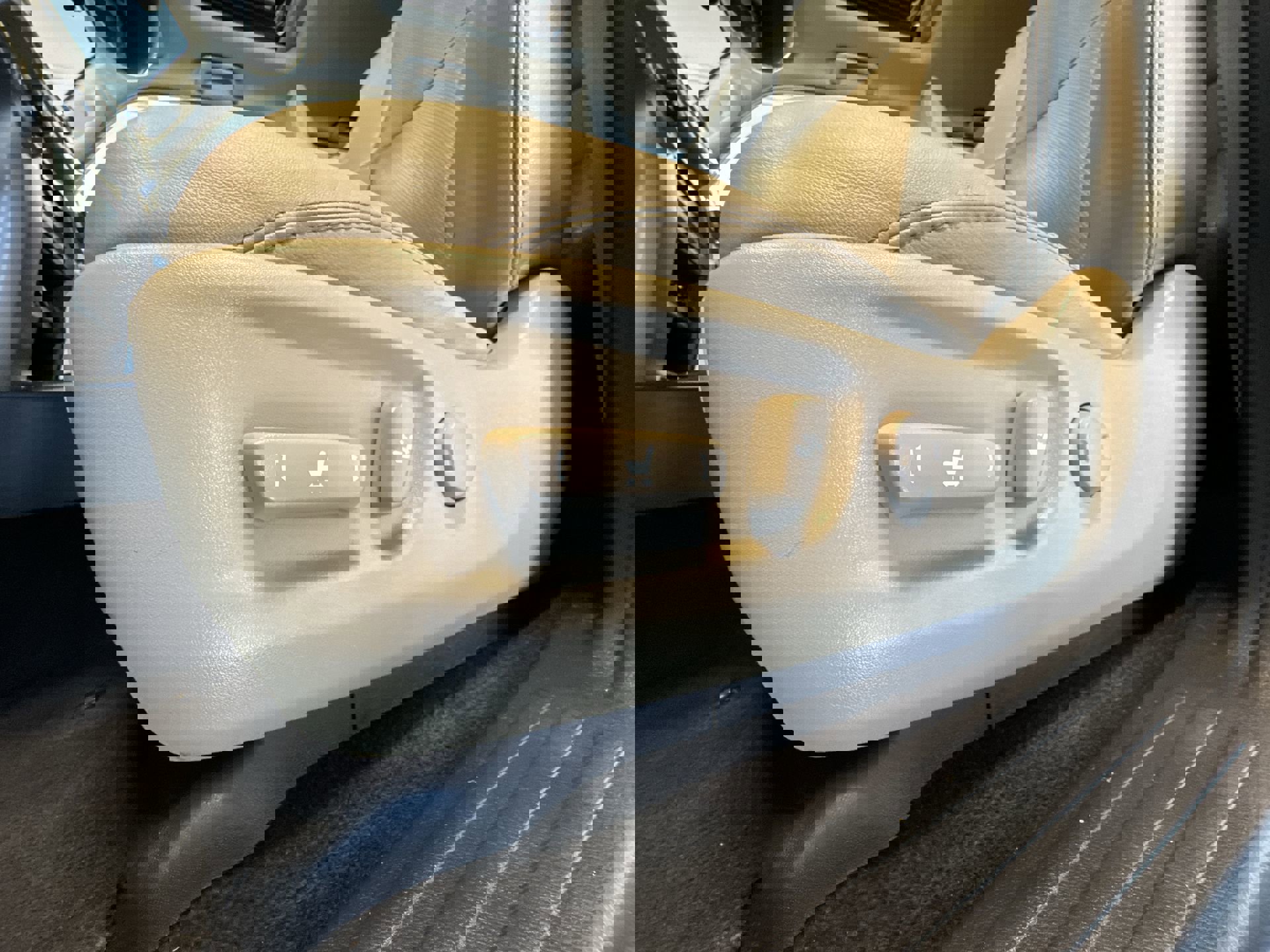 Used 2019 Toyota 4Runner Limited image 12