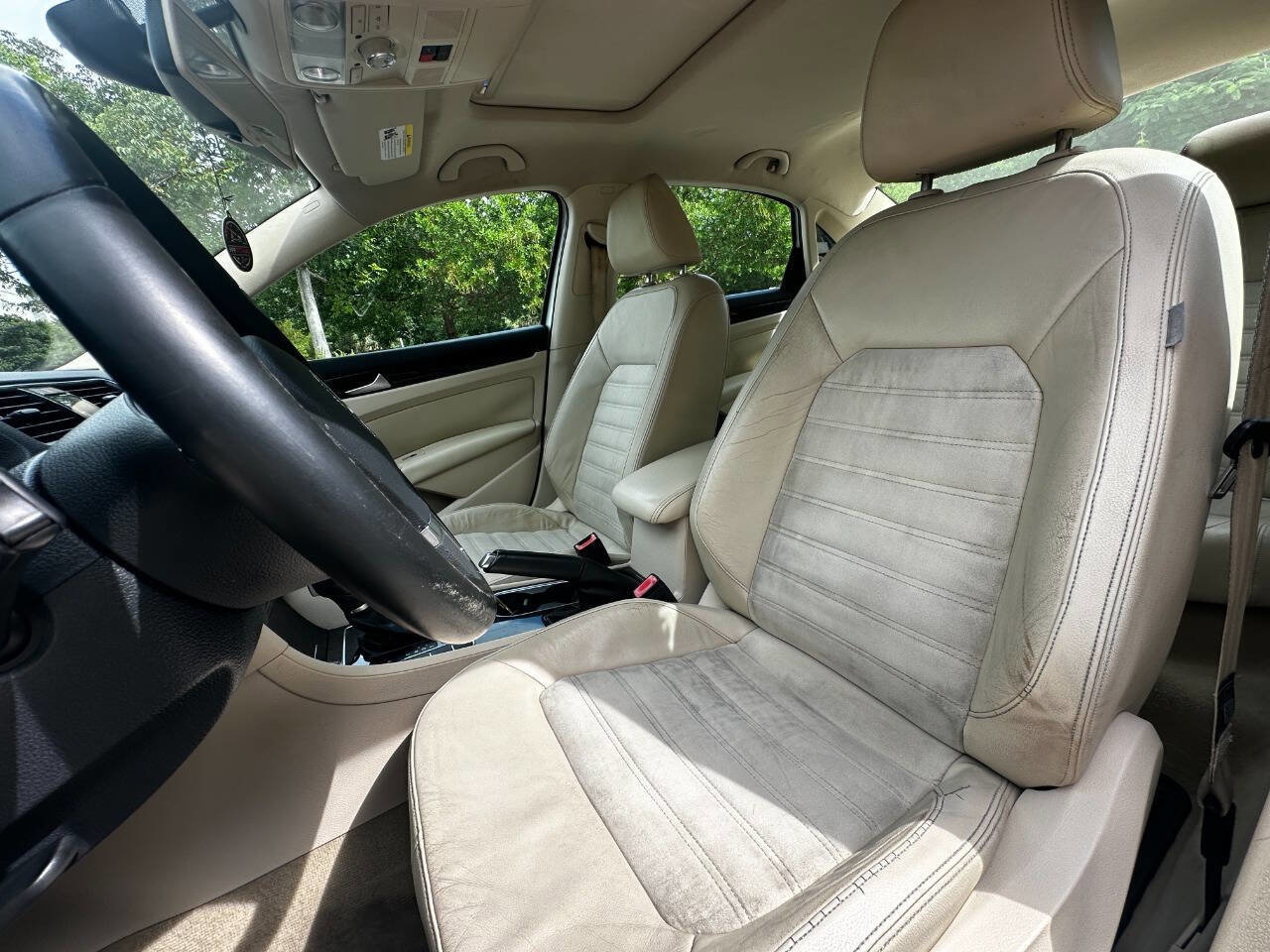 Used 2014 Volkswagen Passat 1.8T SEL Premium image 10