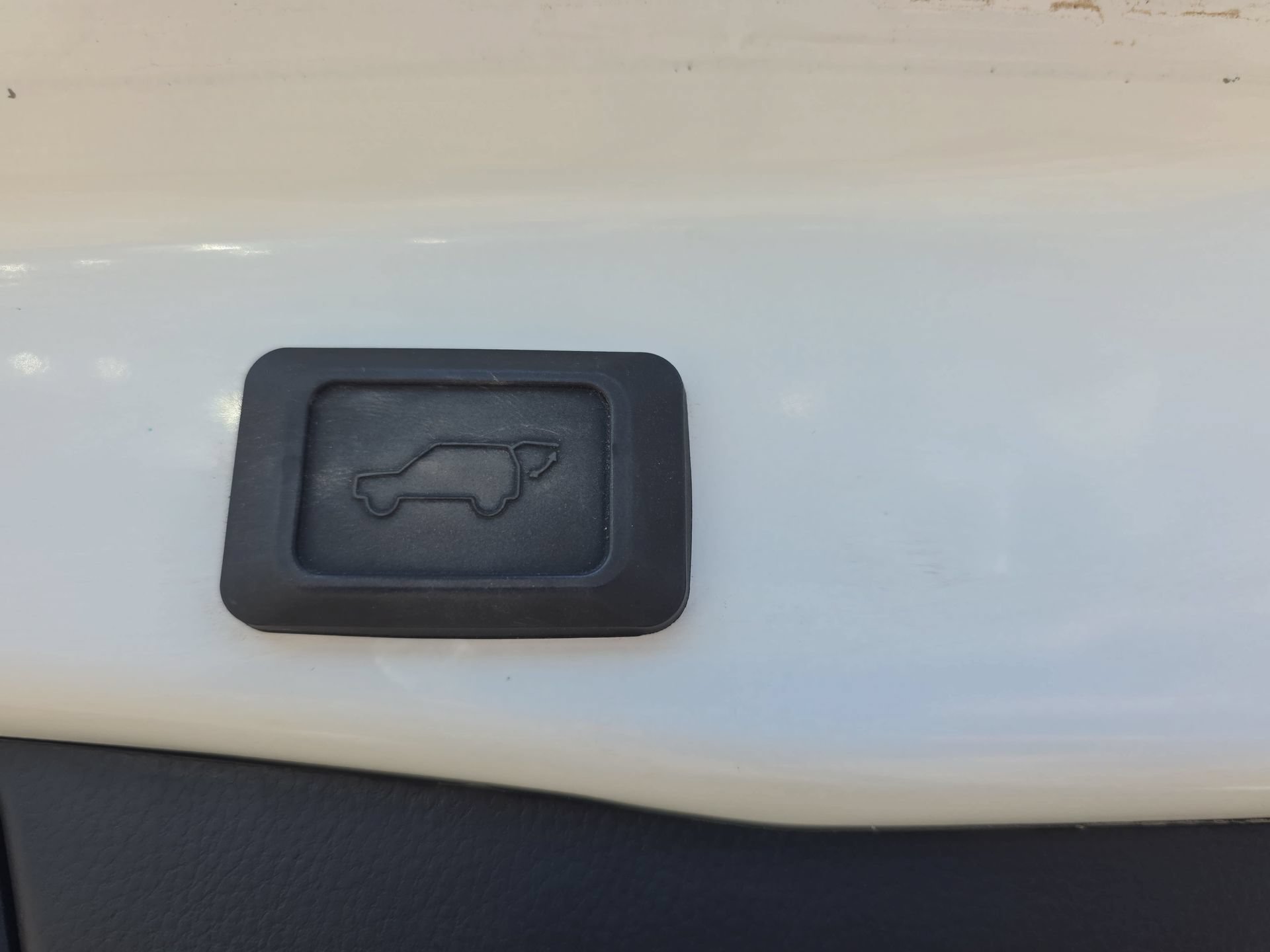 Used 2023 Toyota RAV4 XLE w/ Convenience Package FWD image 13