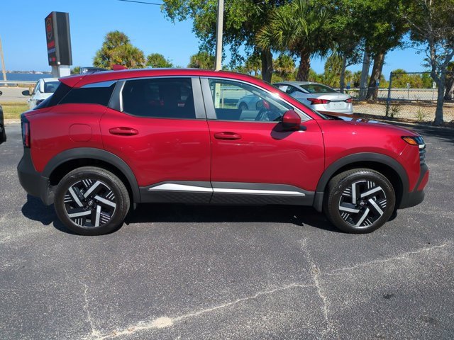 Used 2025 Nissan Kicks SV image 4