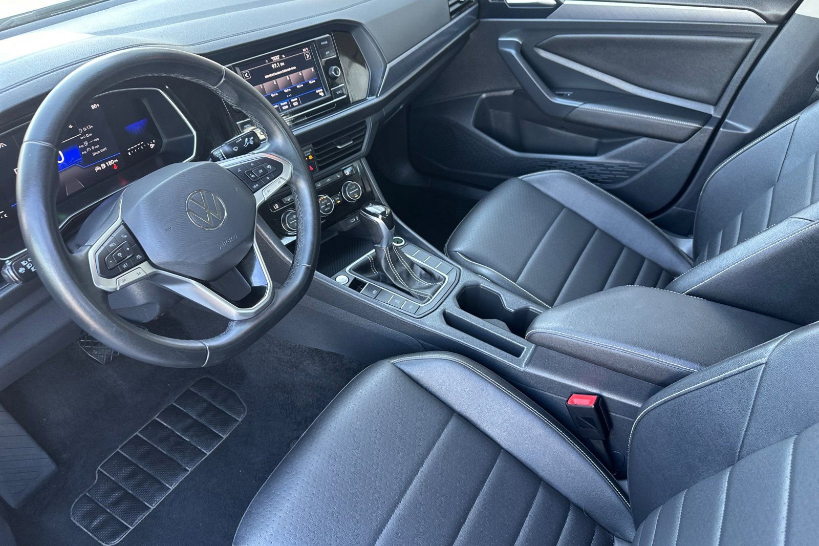 Used 2024 Volkswagen Jetta SE image 10