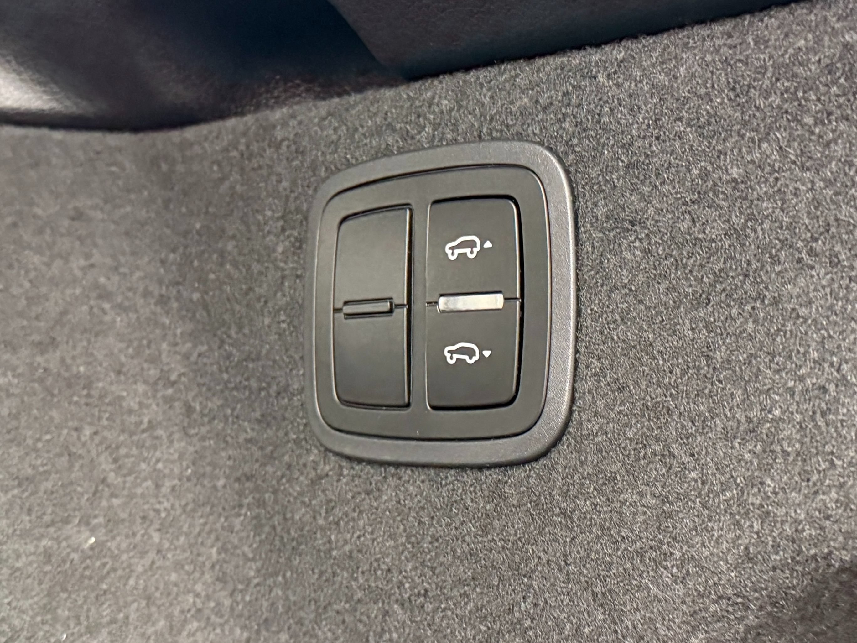 Used 2024 Porsche Macan GTS w/ Premium Plus Package AWD/4WD image 37