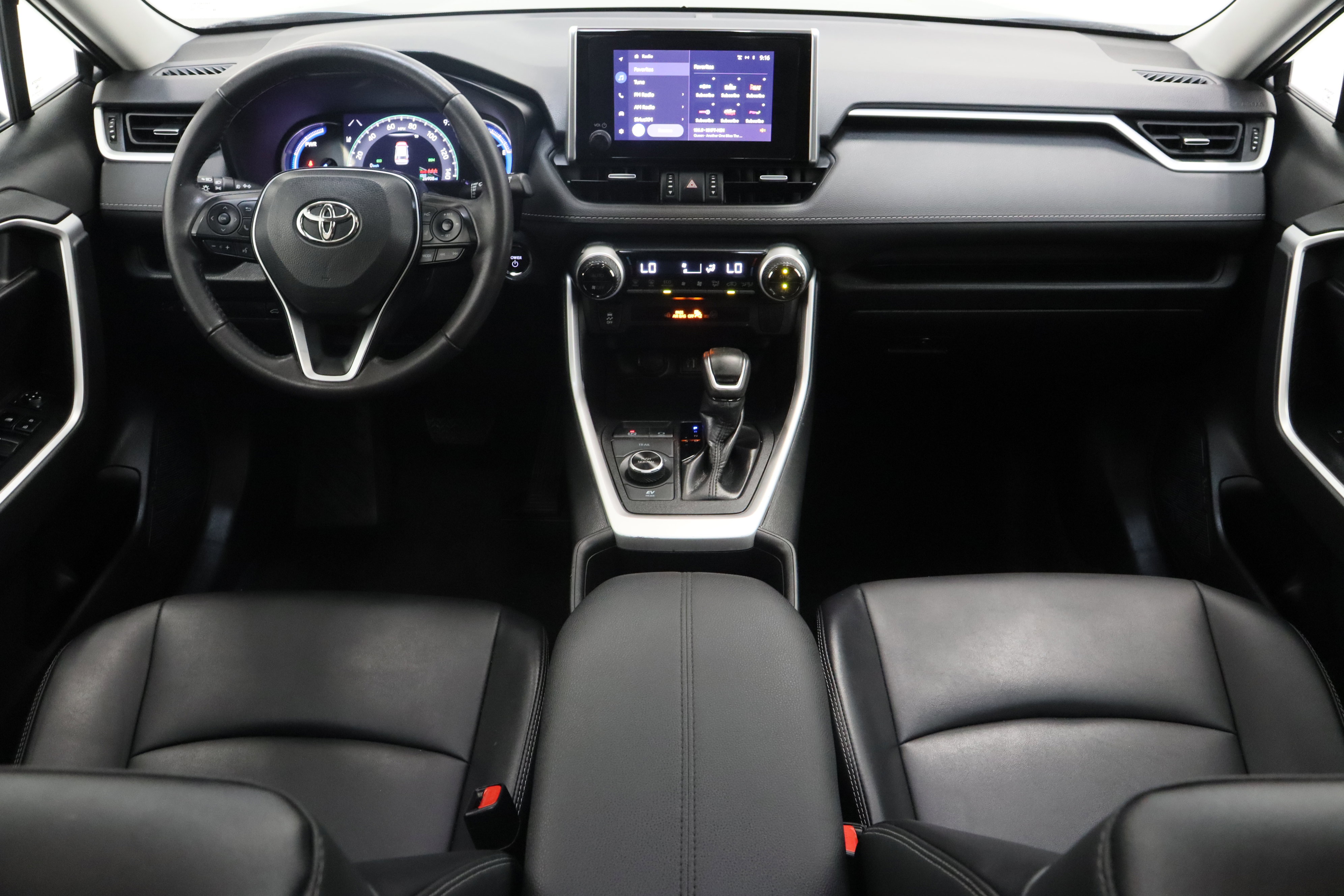 Used 2023 Toyota RAV4 XLE Premium AWD/4WD image 31