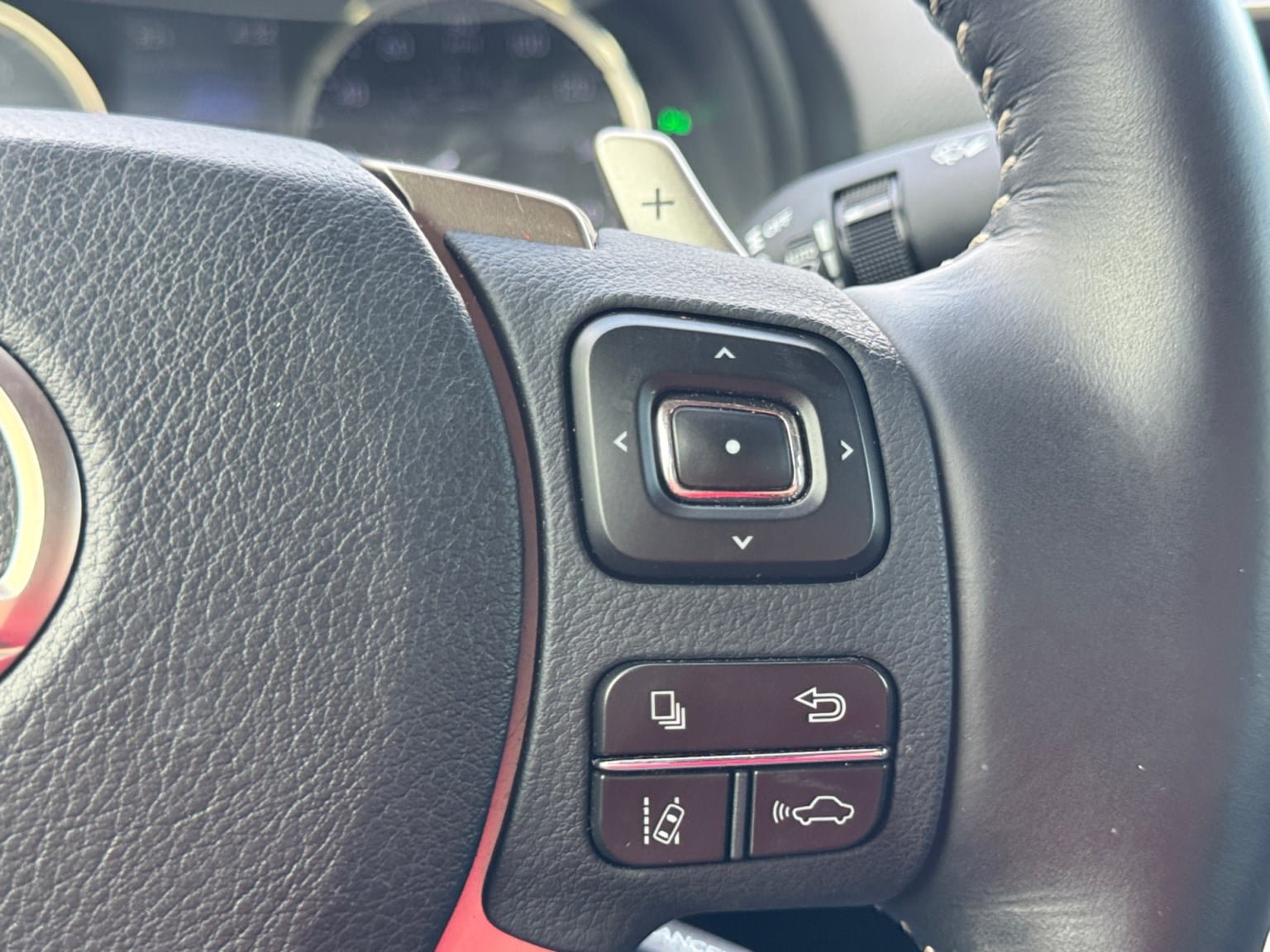 Used 2018 Lexus IS 300 w/ Comfort Package RWD image 23